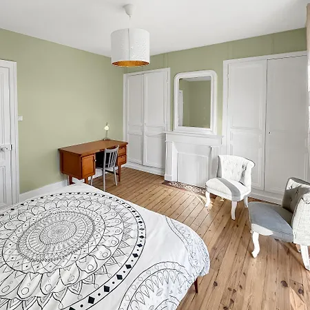 De La Mesange Holiday home *